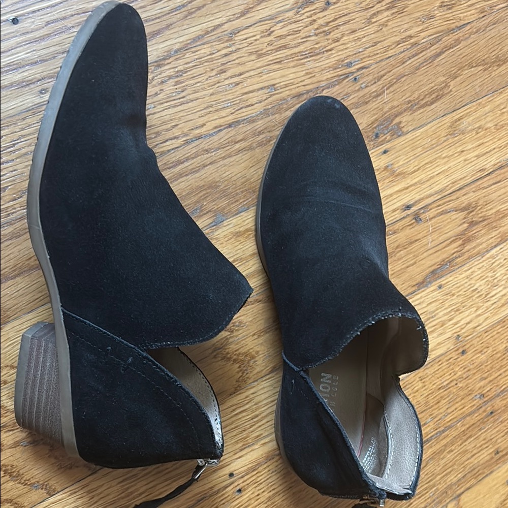 Reaction Kenneth Cole Black Ankle Booties Sleek Design